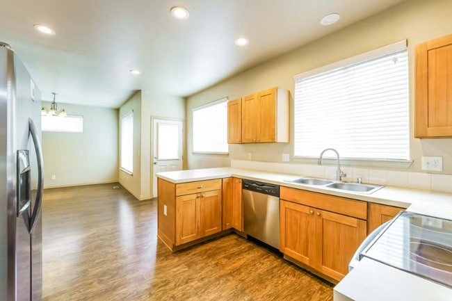 Building Photo - 7581 89th Pl NE