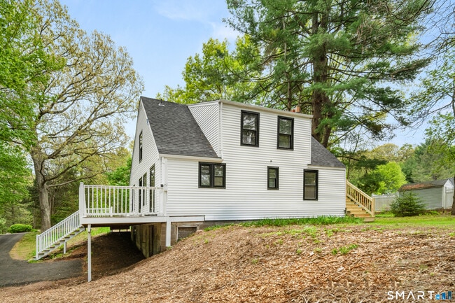 1335 Wolf Hill Rd