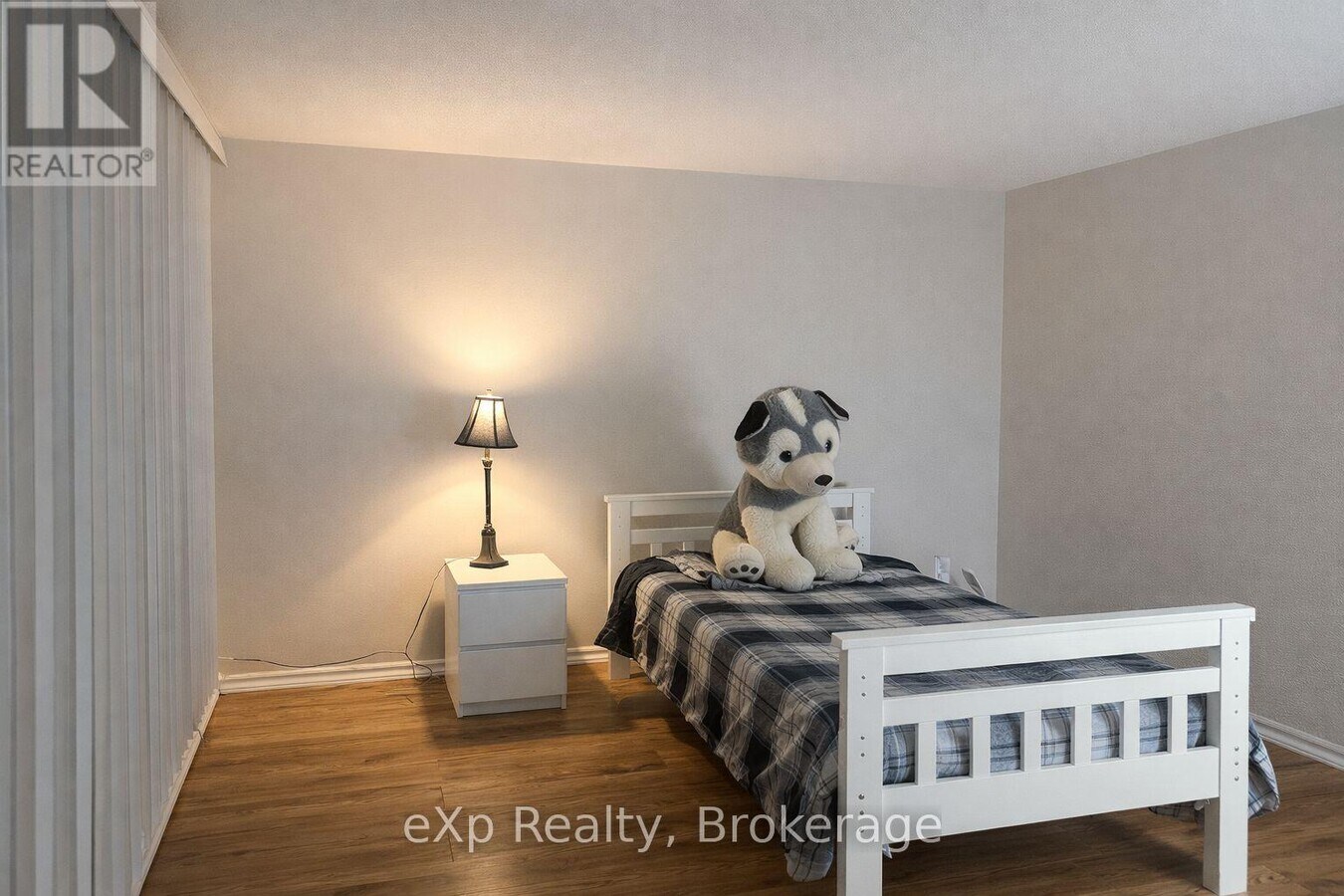 Photo - 332 Scottsdale Dr