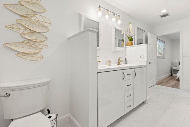 Photo - 921 SE 13th Ct