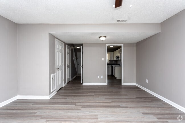 2BR, 1.5BA