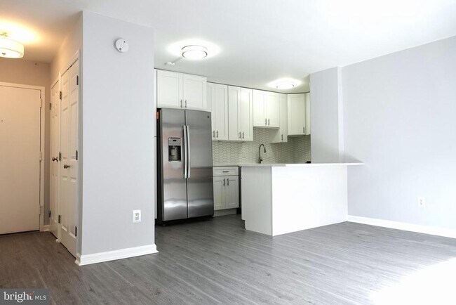 Photo - 950 25th St NW Unit 617-N