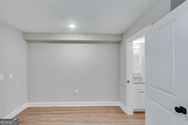 Photo - 710 Jesse Jewell Pkwy SE Unit 102