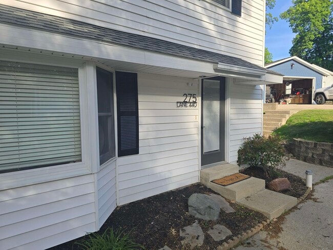 275 Ln 440 Lake James