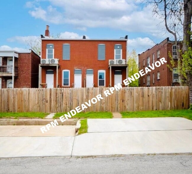 Photo - 3230 Pulaski St Unidad 3230A Pulaski St 2F