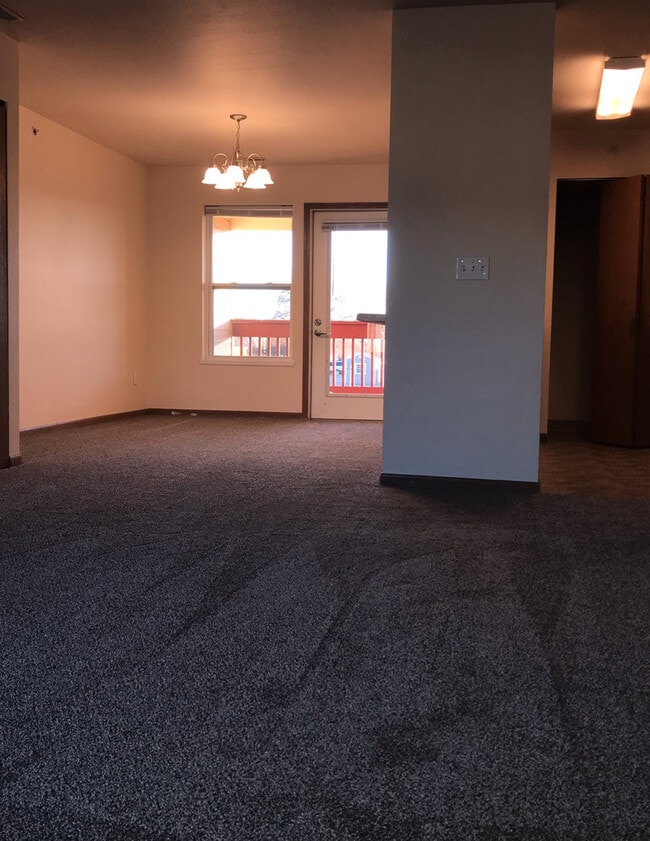 Photo - Oregon Trail Apartments