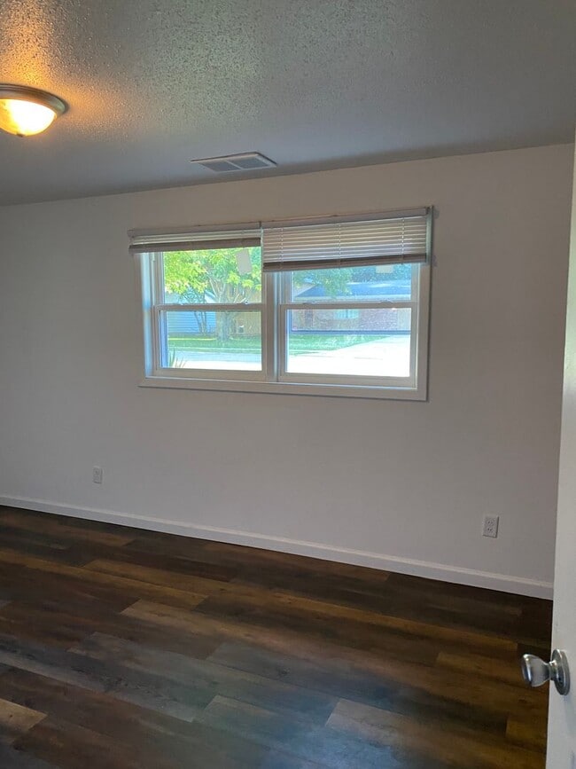 Photo - West side location 4br 2.5bth Finished Basement 2crg