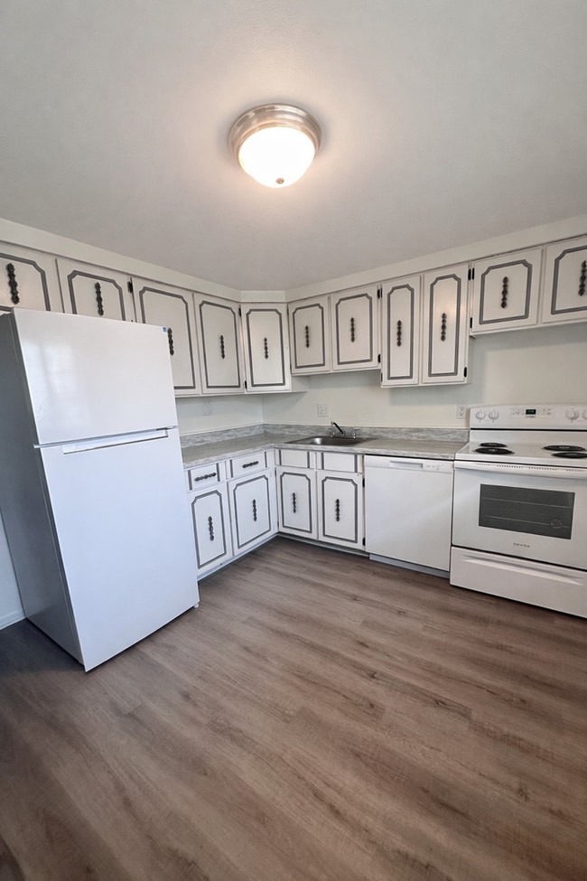 Building Photo - Charming 2-Bedroom Apartment in Beaver, PA – Apply Today! Unit Jefferson Trace 2-11