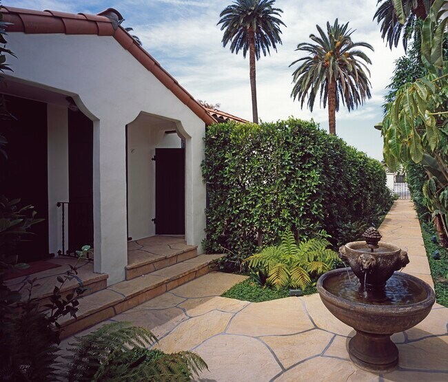 Photo - 124 Carr Dr Unit A