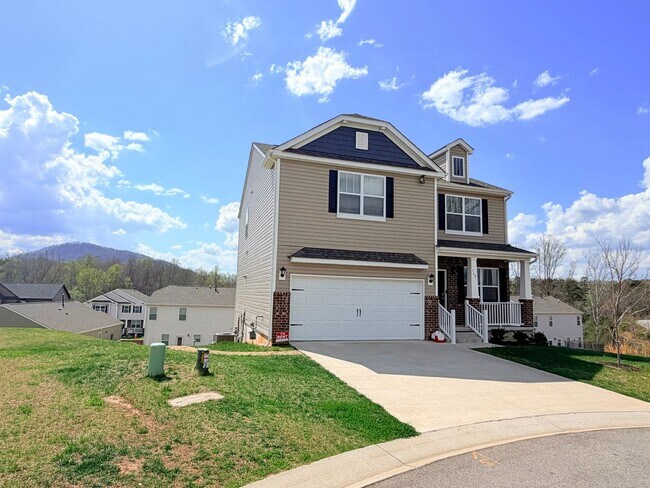 Photo - Beautiful 4 Bed, 2.5 Bath Home - Lawn Care Included!