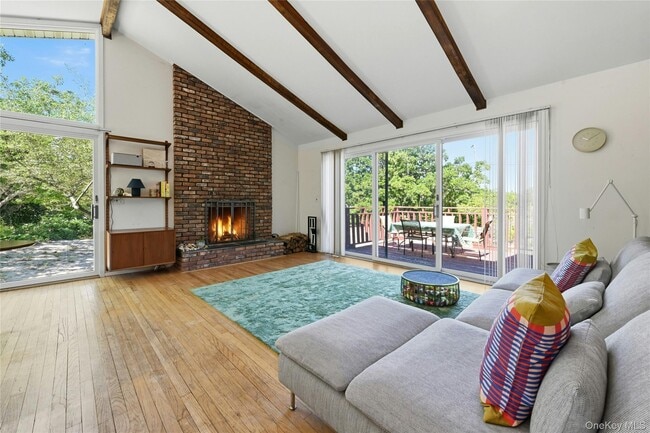 65 Lake Dr