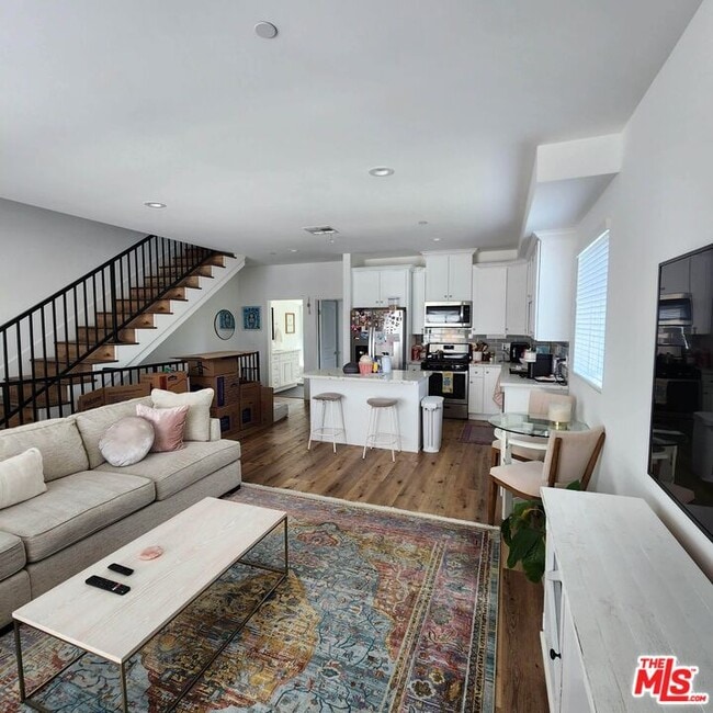 Photo - 13826 Bessemer St Unit 13828