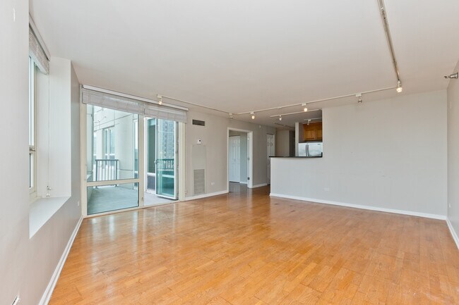 Building Photo - 345 N La Salle Dr Unit 4302