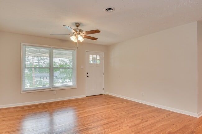 Photo - 1406 Ridgewood Dr