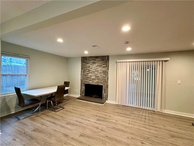 Photo - 1258 Creekside Ct