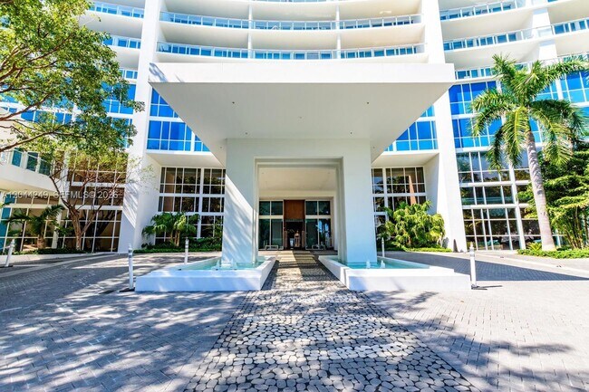 Photo - 2020 N Bayshore Dr