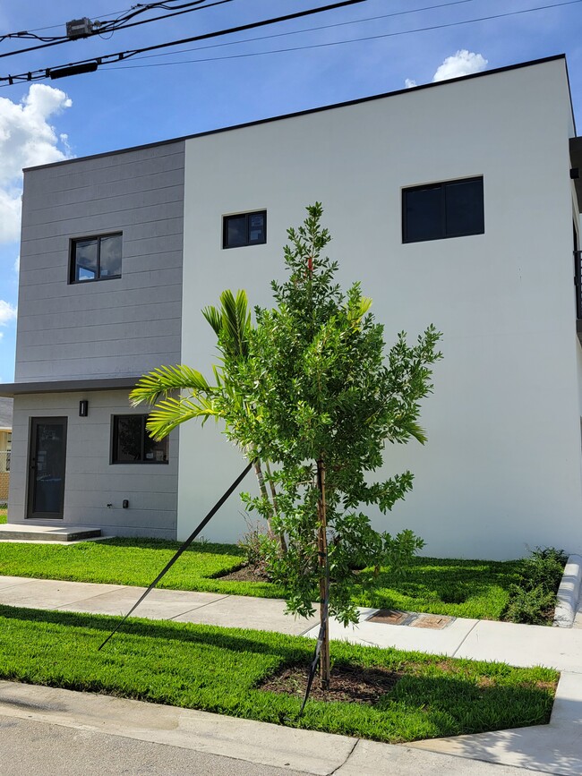 Photo - 4140 SW 18th St