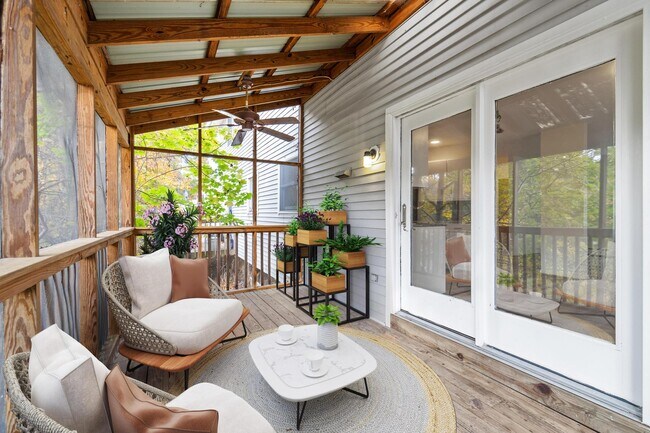 Photo - 203 N Turnpike Rd