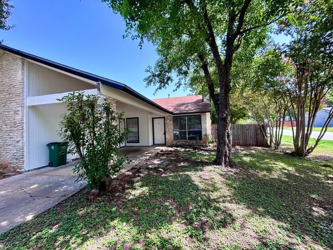 Building Photo - 1500 No Mor Cove Unit B
