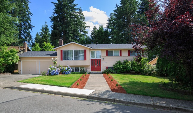 Building Photo - 15007 NE 12th St