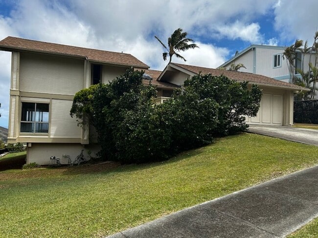 Photo - Available now -Mariner's Ridge 4 bedroom /...