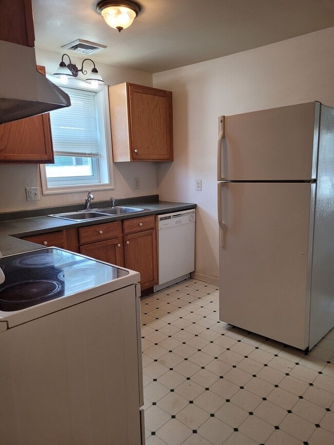 Photo - 326 E Burd St Unit 2