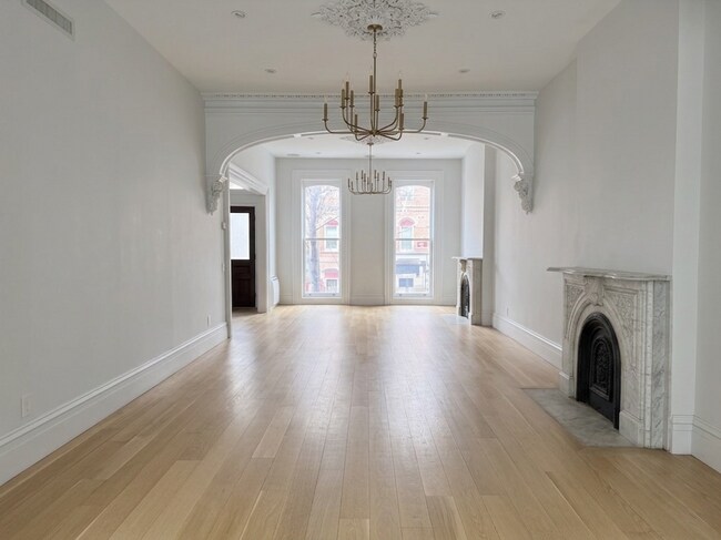 Photo - 139 Grand St