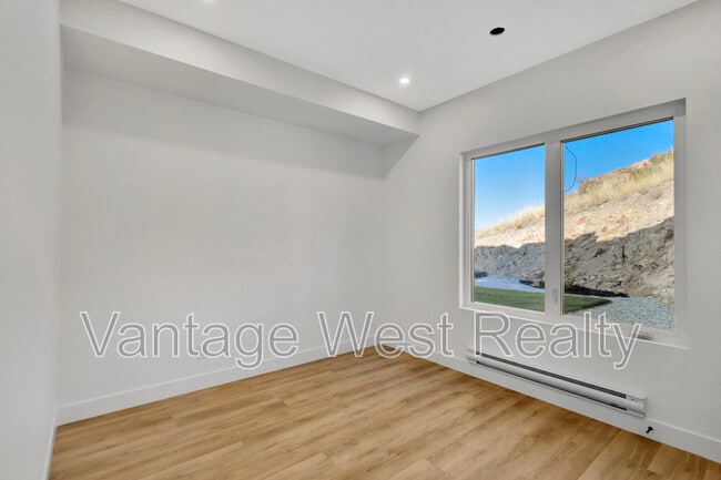 Photo - 1122 Pearcy Ct