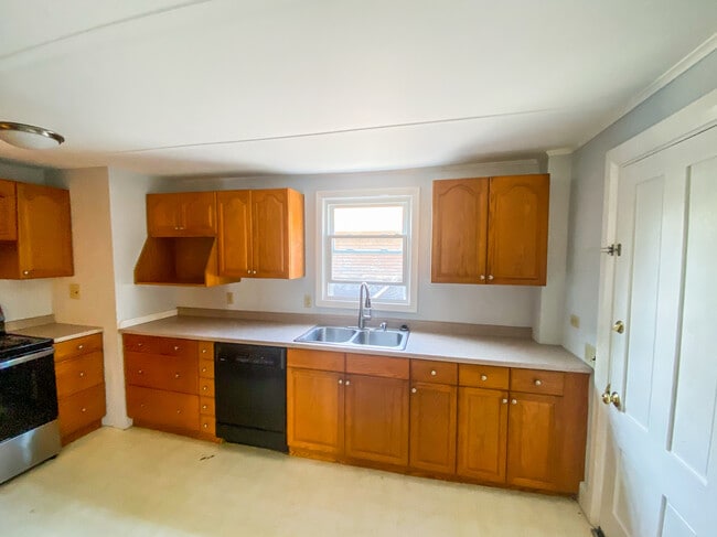 Photo - 342 Main St Unit B