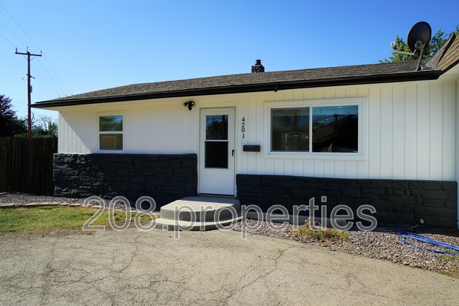 Building Photo - 4201 W Kootenai St Rental