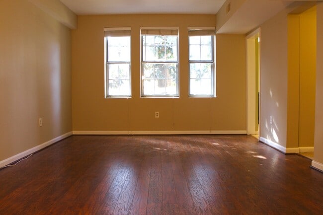 Living Room - 1817 N Rhodes St Unit Apartment 4-258