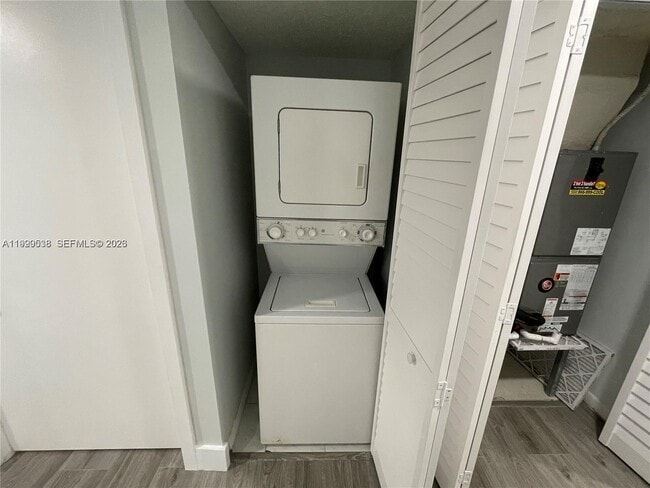 Photo - 4725 SW 62nd Ave Unit 103