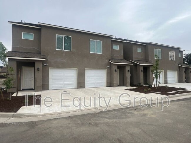 Building Photo - 735 S Pinkham St Unit #102