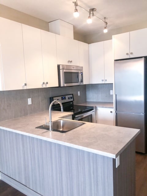 Building Photo - 44565-44565 Vandell Dr