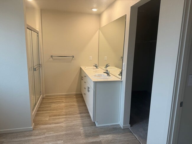 Photo - Beautiful 5 BD* 3 BA **NEW** CONSTRUCTION* Single Family Home Located In East Park Village Commun...