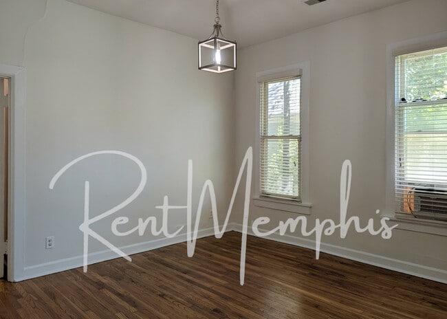 Photo - 2096 Nelson Ave