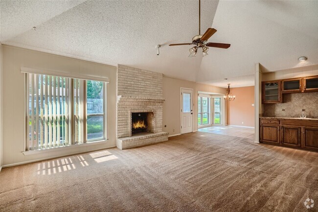 Building Photo - A rare find in Hidden Forest!! Rental