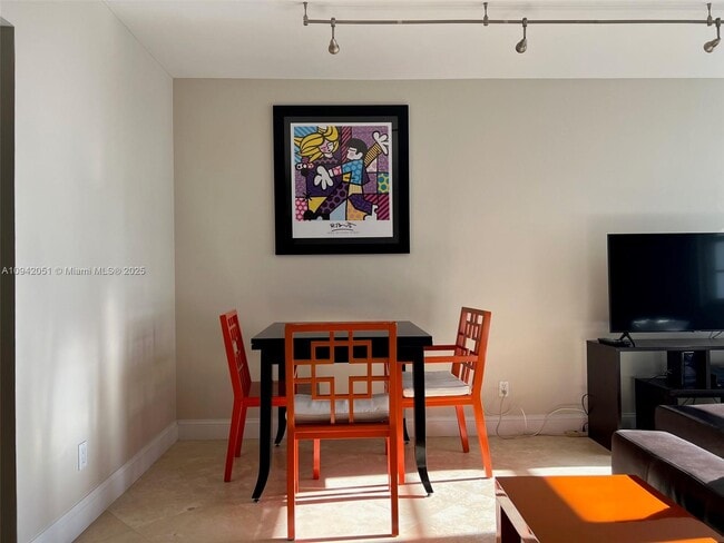 Photo - 100 Lincoln Rd Unidad 716