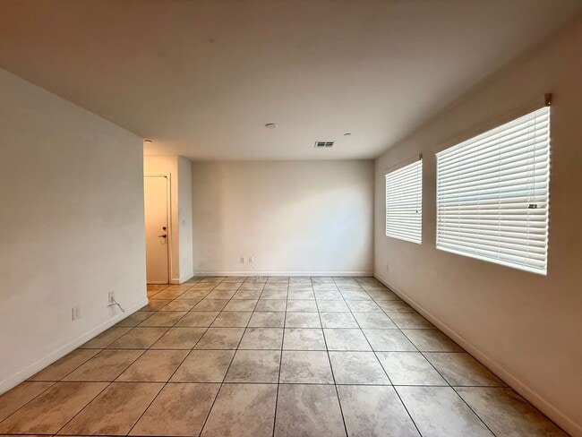 Photo - 3 BED 2.5 BATH 2 CAR GARAGE TOWNHOUSE w/ L...