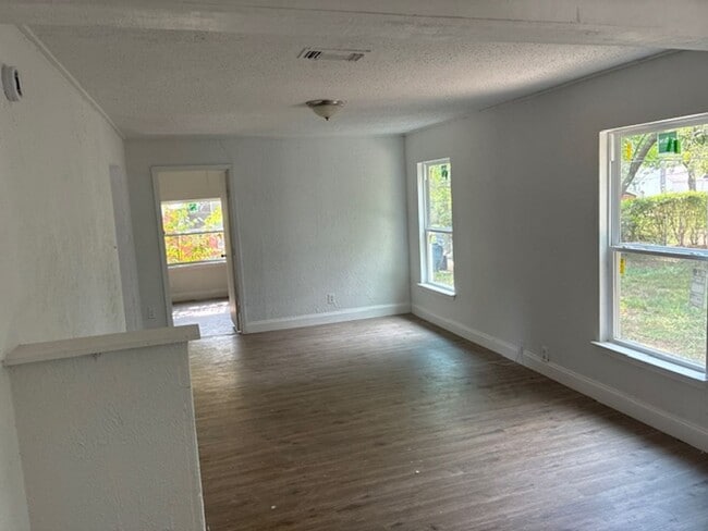 Photo - 1107 Pecan Ave
