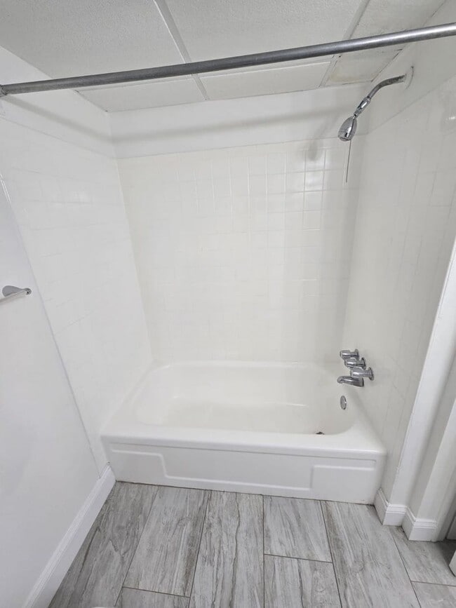 Photo - Chateau Apartments