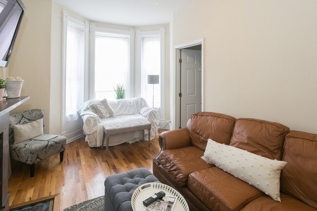 Photo - 2137 N Sheffield Ave Unit 4