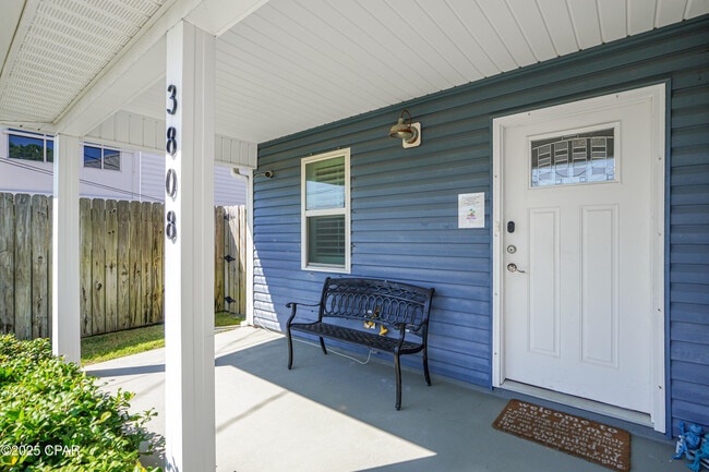 Building Photo - 3808 Oriole St