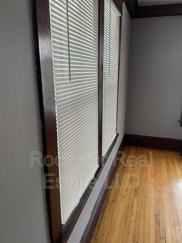 1524 W Gardner Ave Unit 1