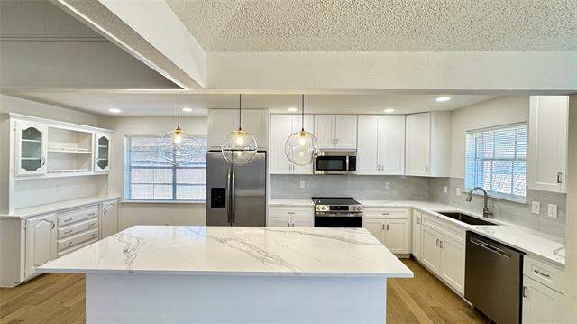 Photo - 3915 Spring Hollow Dr