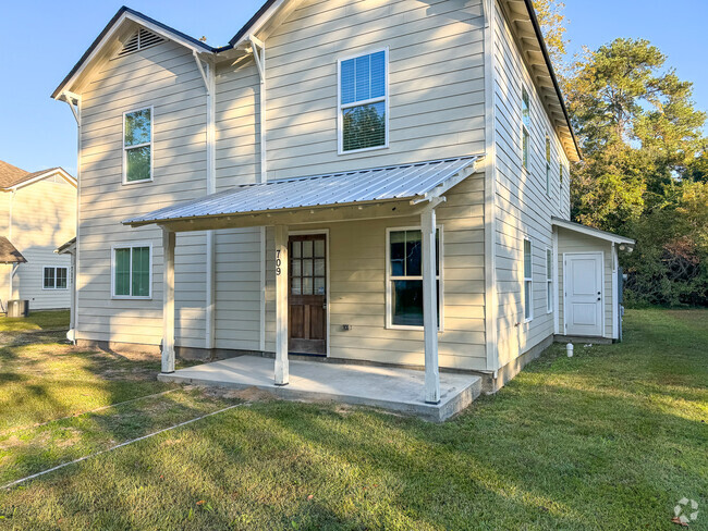 Building Photo - 709 Chestnut St Rental