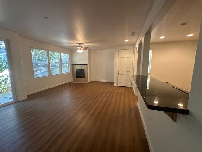 Spacious and Beautiful Folsom 4 Bedroom To... - Spacious and Beautiful Folsom 4 Bedroom To... House