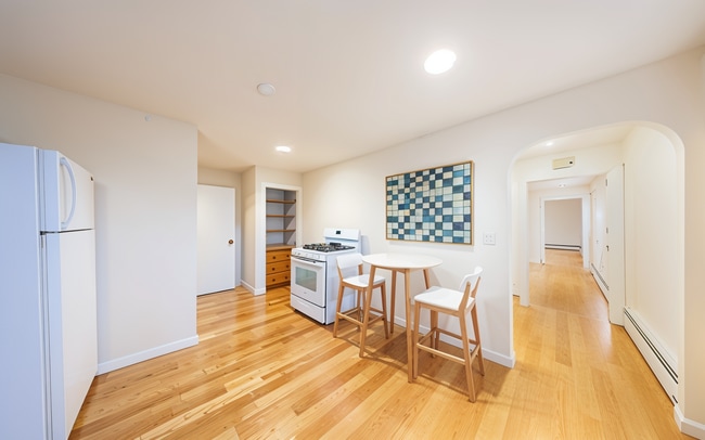 Building Photo - 1026 Chestnut St Unit 2A