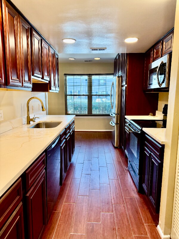 Photo - 4013 Parkwood Ct