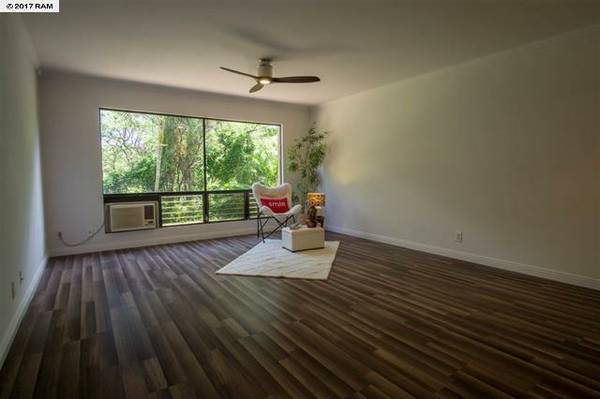 Photo - 15 Kulanihakoi St Unit 13B